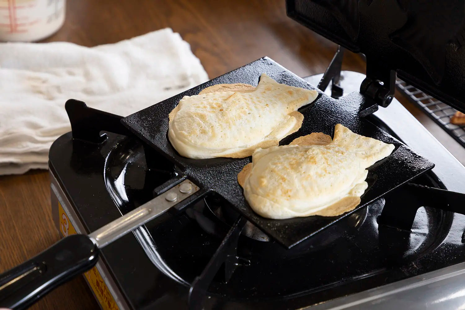 Egg Roll Waffles Baking Pan Double Sided Pancake Maker Crisp Omelet Machine