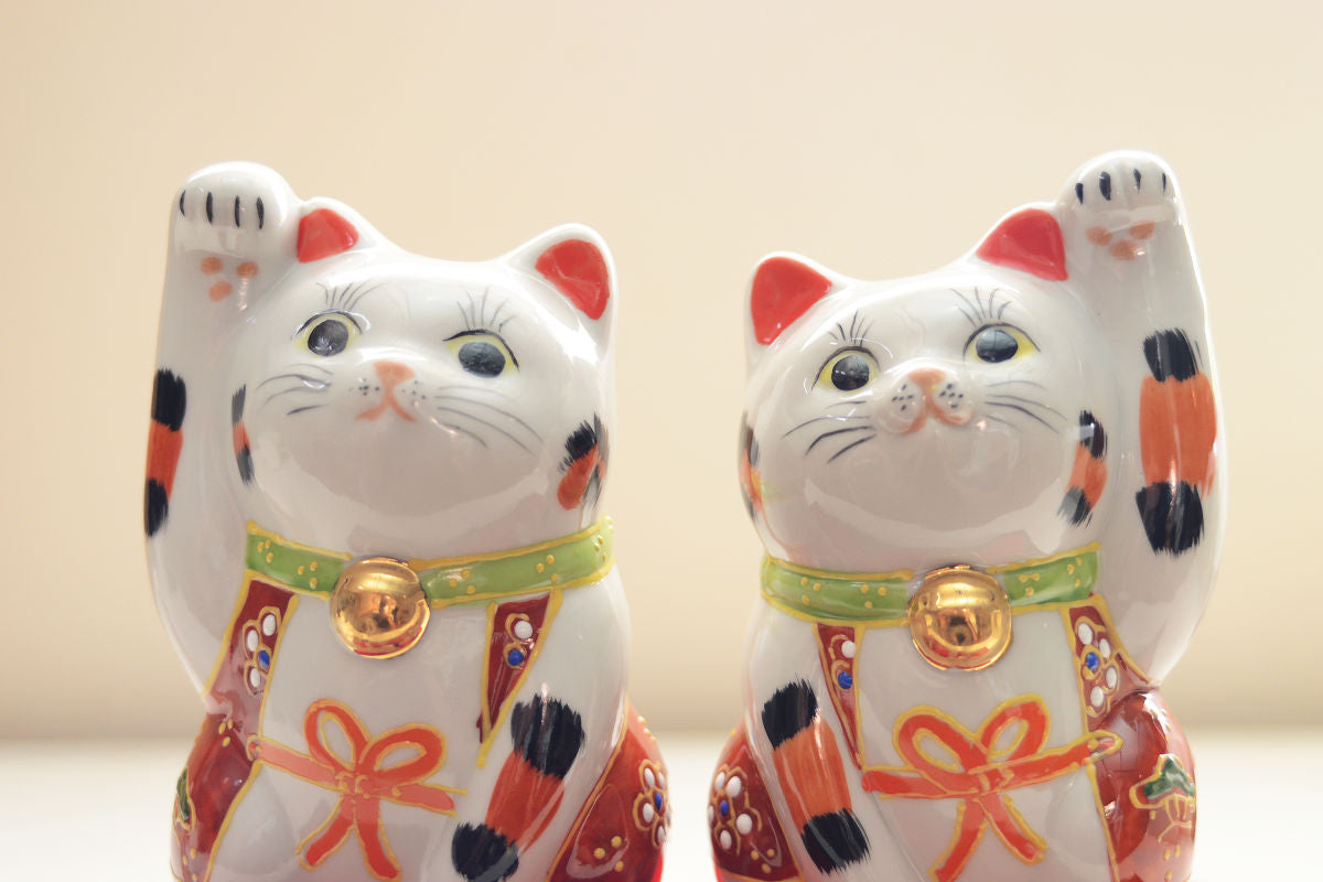 chinese lucky cat back