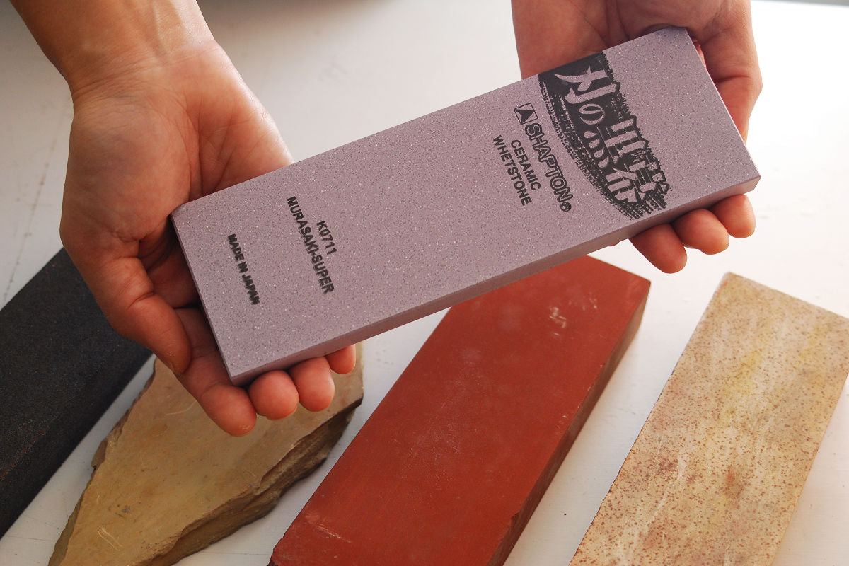 Recommended for beginners is combined use of a rough whetstone of #220 and medium whetstone of #1500.