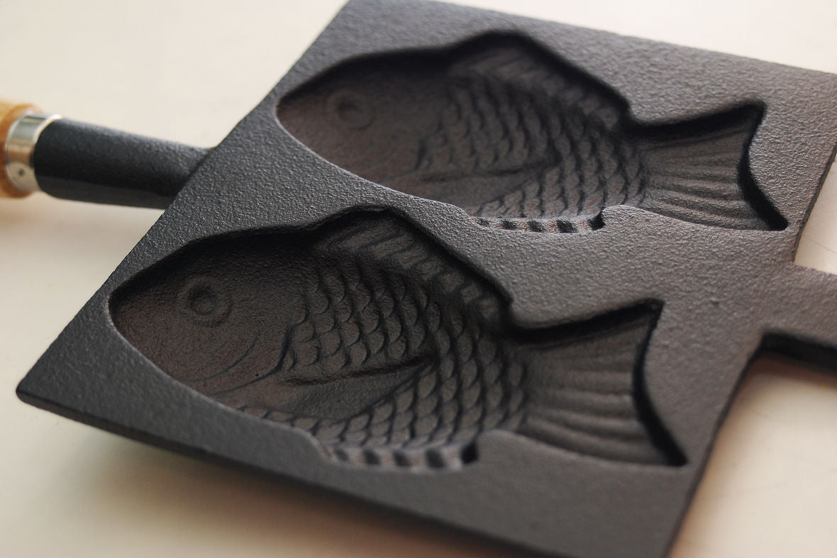 For making Taiyaki waffle, we use a Taiyaki waffle iron, which is a fish-shaped mold.