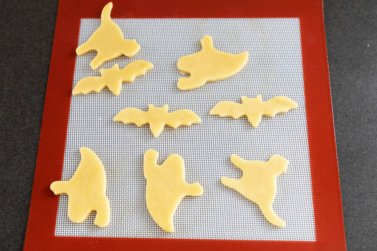 Cookie dough cut with TIGERCROWN Stainless Steel cookie cutters