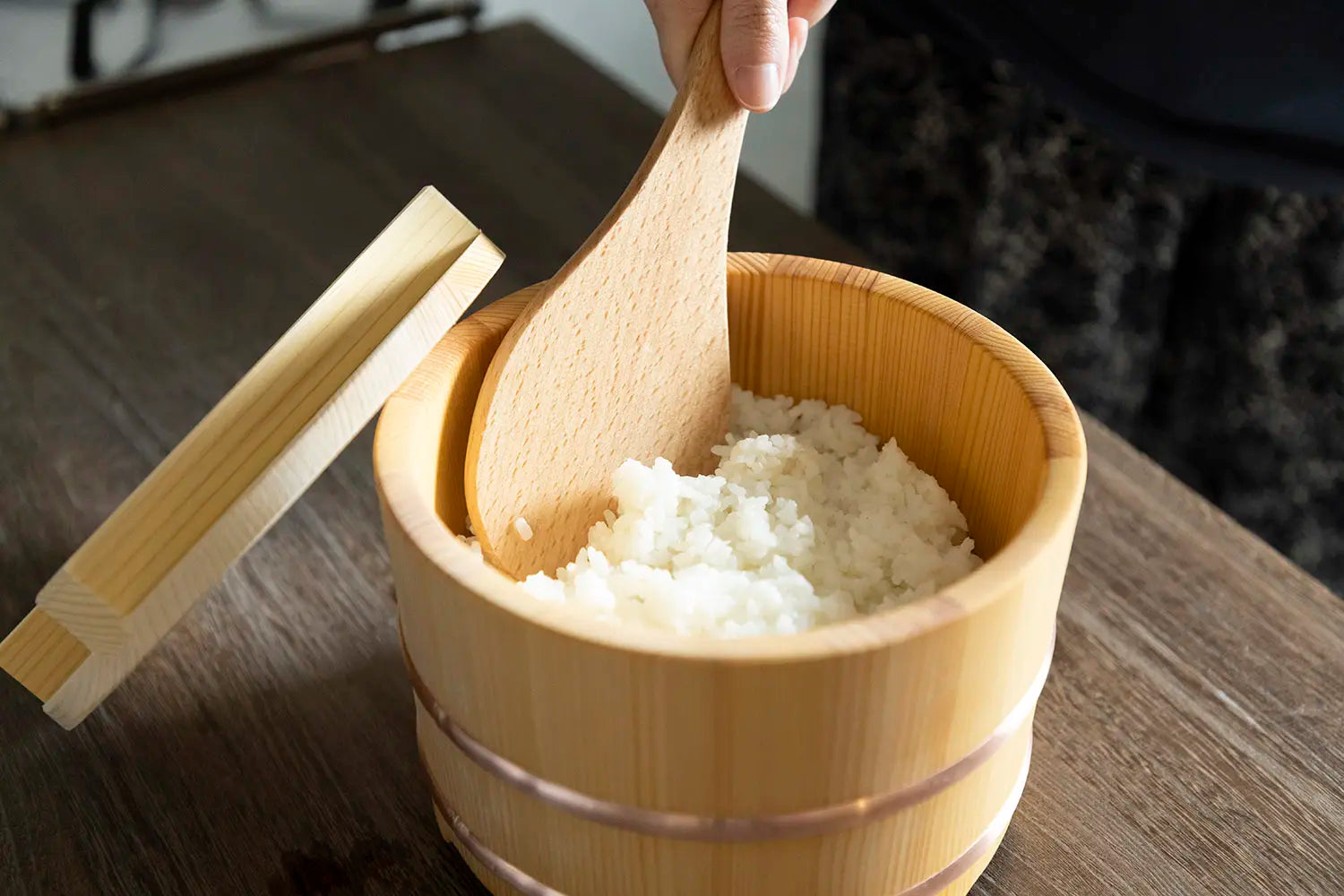 transfering rice to the ohitsu