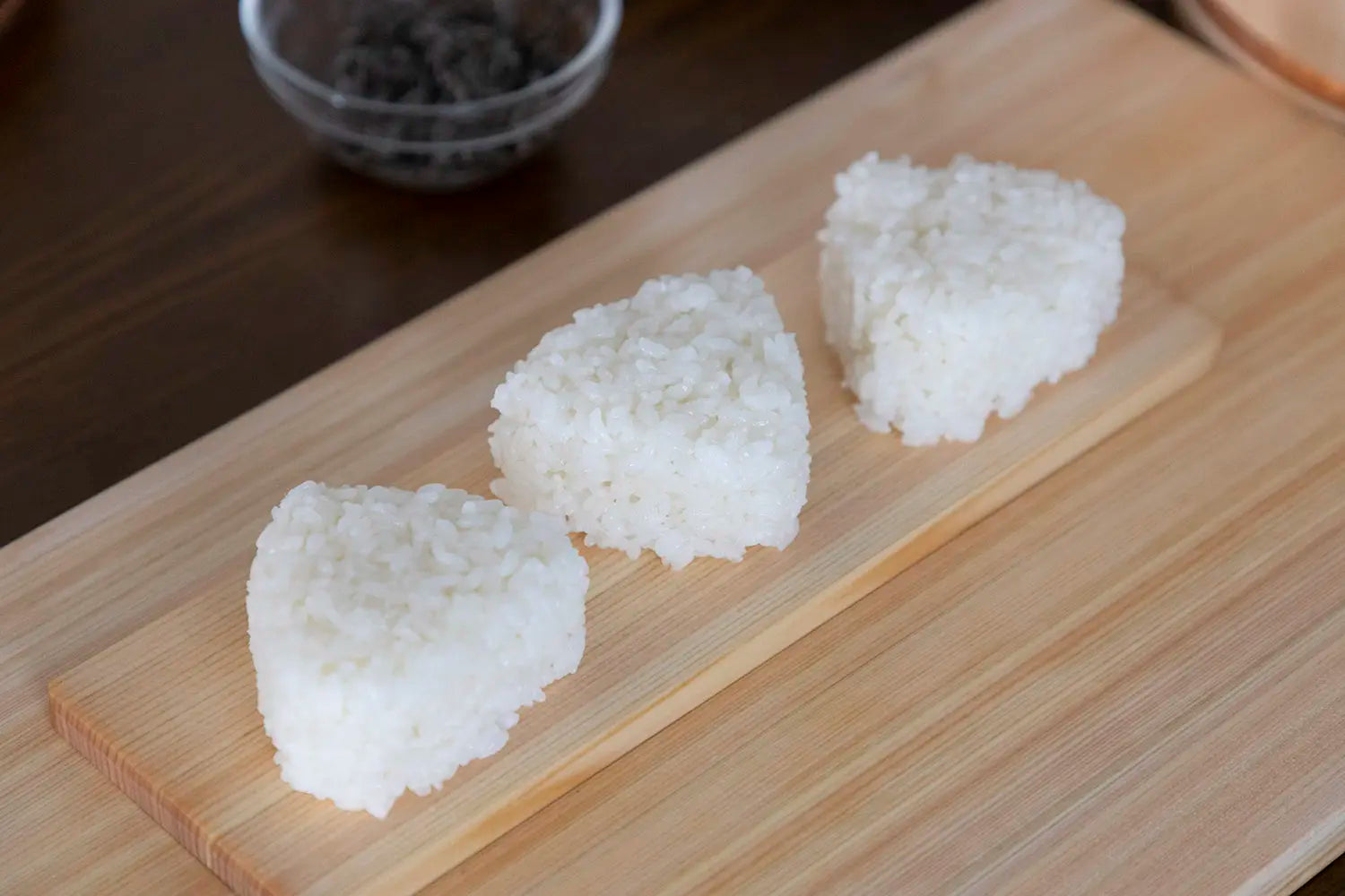 Finished onigiri made with a Tamacoh mold