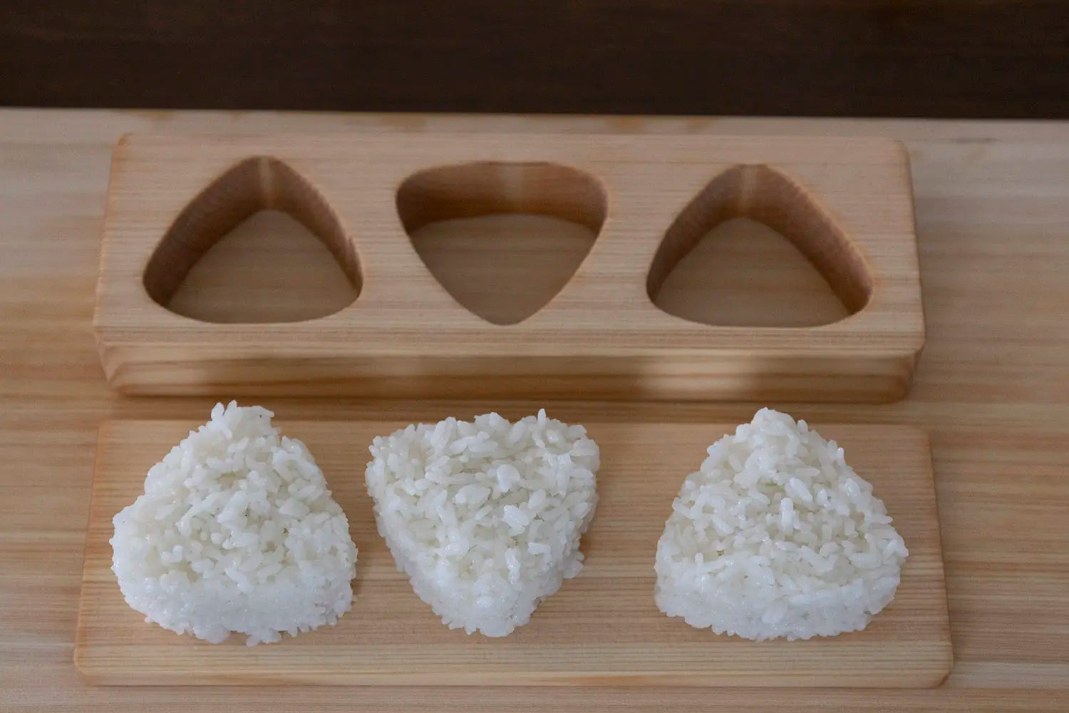 Finished onigiri made with a Tamacoh mold