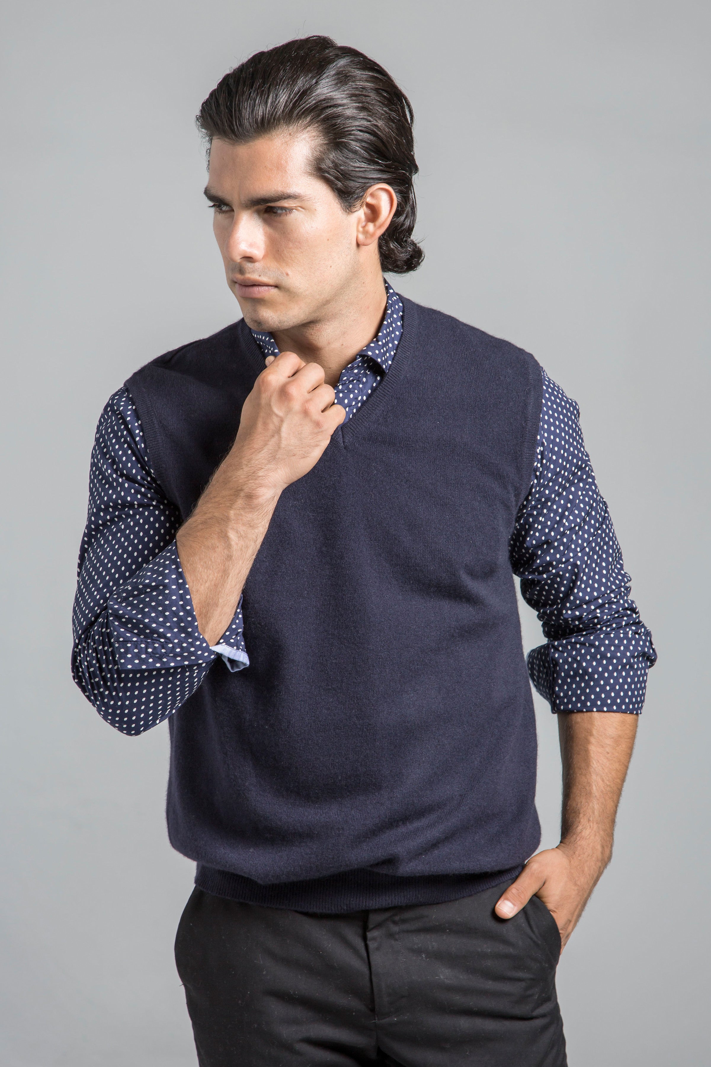 Mens V-Neck Cashmere Sweater Vest - Navy | Pine Cashmere