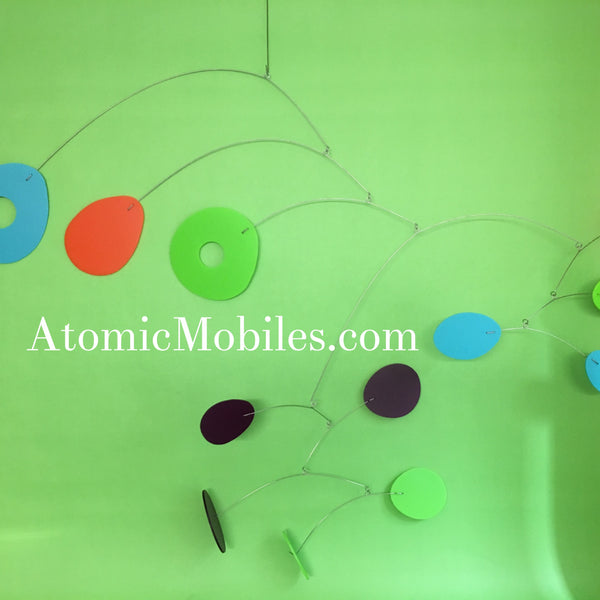 ModCast Kinetic Modern Art Mobile fait à la main pour le client par AtomicMobiles.com