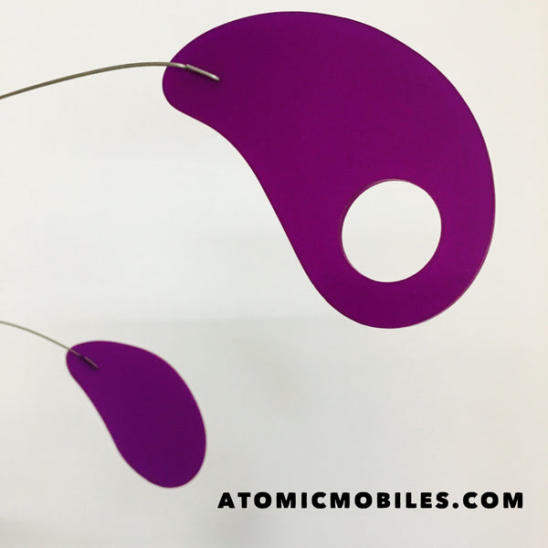 Gros plan de CoolCat en violet par AtomicMobiles.com