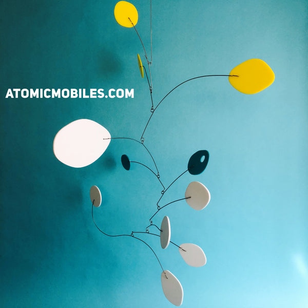 Le mobile d'art moderne MCM Mid Century par AtomicMobiles.com