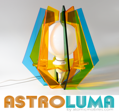 ASTROLUMA Space Age Lamps Collection - Lampes de table et suspensions en plexiglas acrylique rétro moderne du milieu du siècle - par AtomicMobiles.com