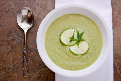 VITACLAY SLOW COOKER PEA, ZUCCHINI, AND MINT SOUP