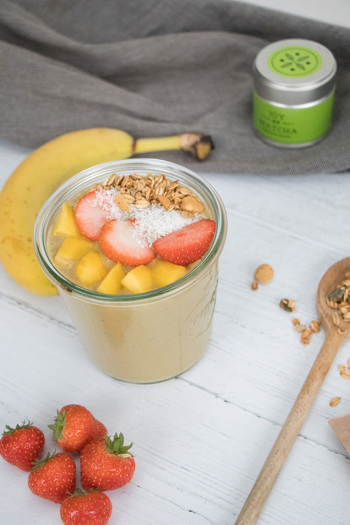 Matcha mango smoothie