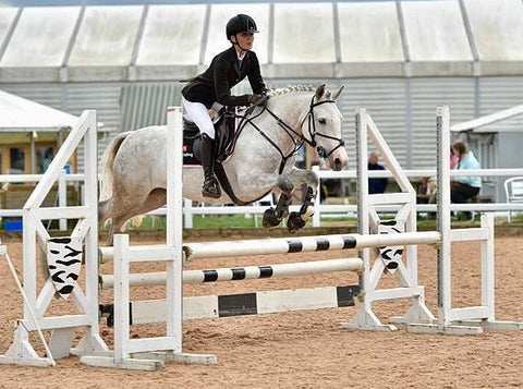 Evie Toombes para showjumper 2