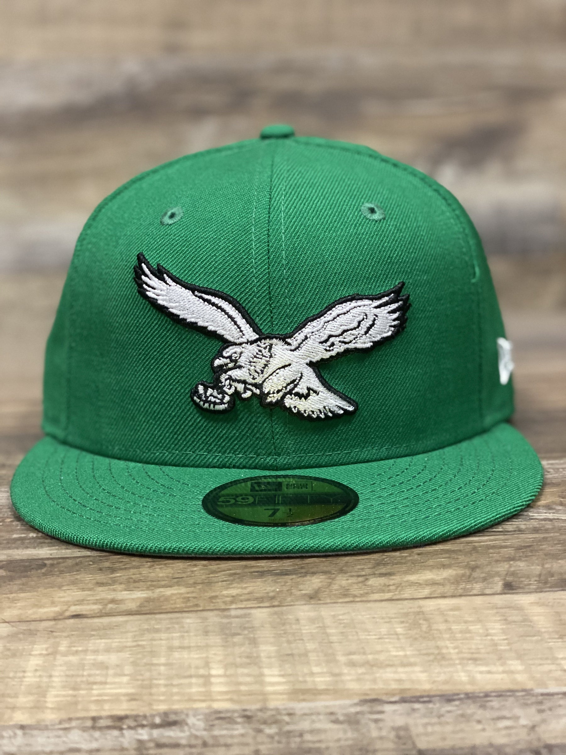 Vintage Eagles kelly green fitted hat 
