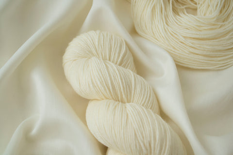 undyed yarn, merino yarn, handdyed yarn, qingfibre, hand knit, knitting