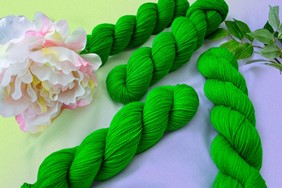 yarn, flowers