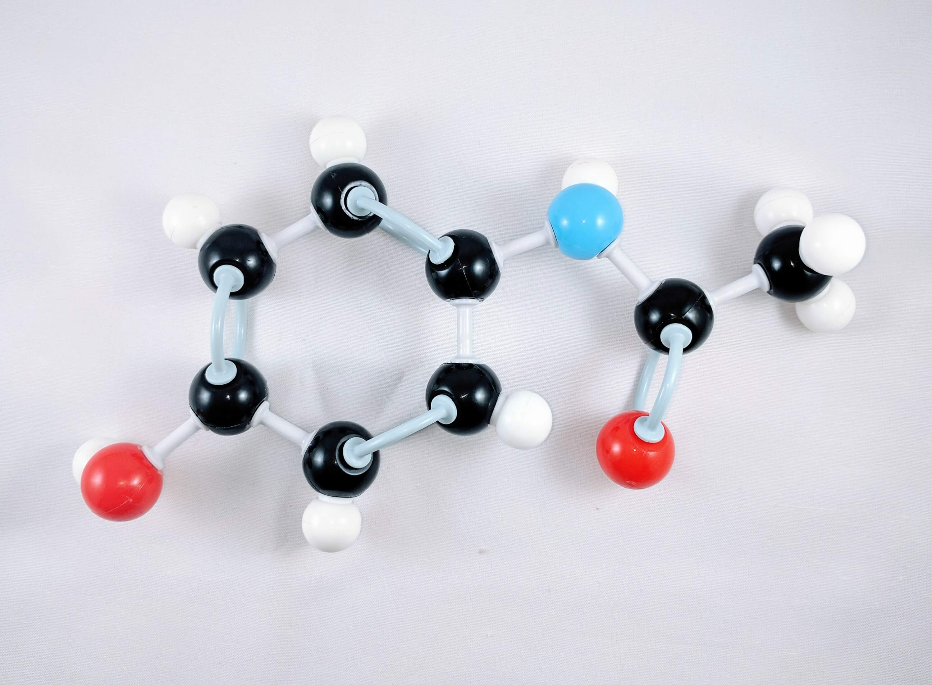 acetaminophen molecule