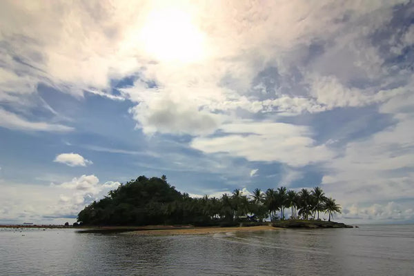 pulau pisang dari kejauhan