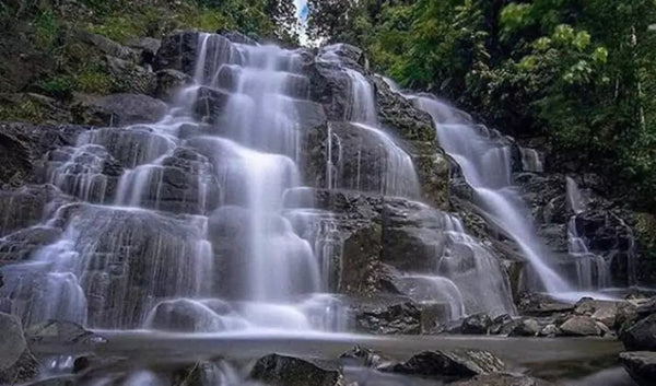 pemandangan kolam air terjun sarasah