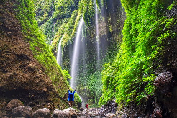 pemandangan air terjun madakaripura