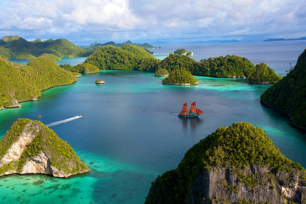 pemandangan pulau wayag yang indah