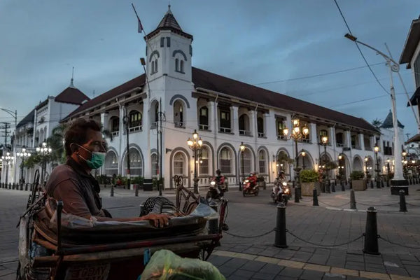 pemandangan di salah satu kompleks semarang di sore hari