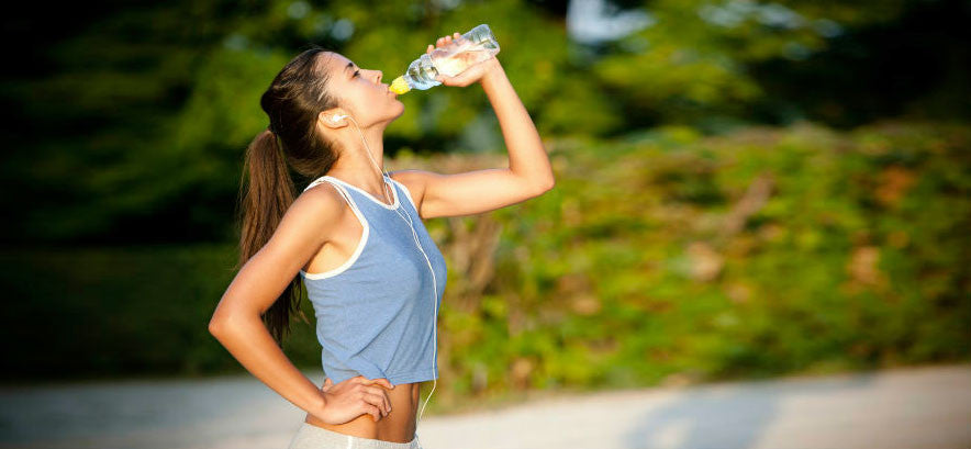 beber 1-2 litros de agua al dia