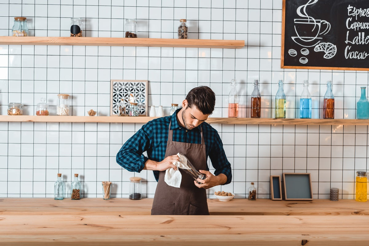 barista cleaning