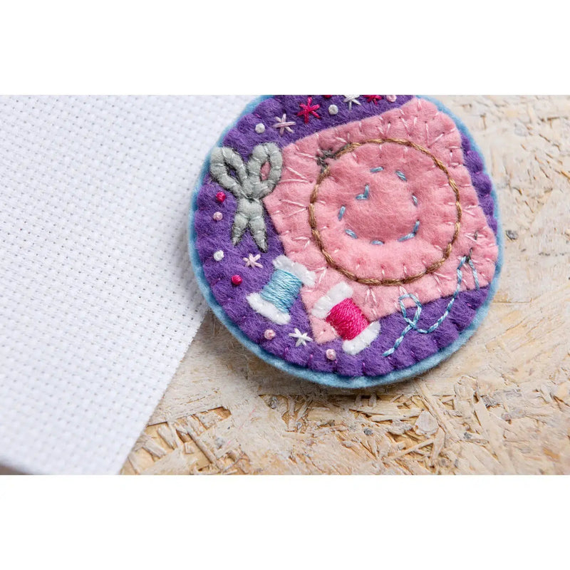 Embroidery - Felt Craft Brooch Kit-Felt Craft-Hawthorn Handmade-Acorns & Twigs