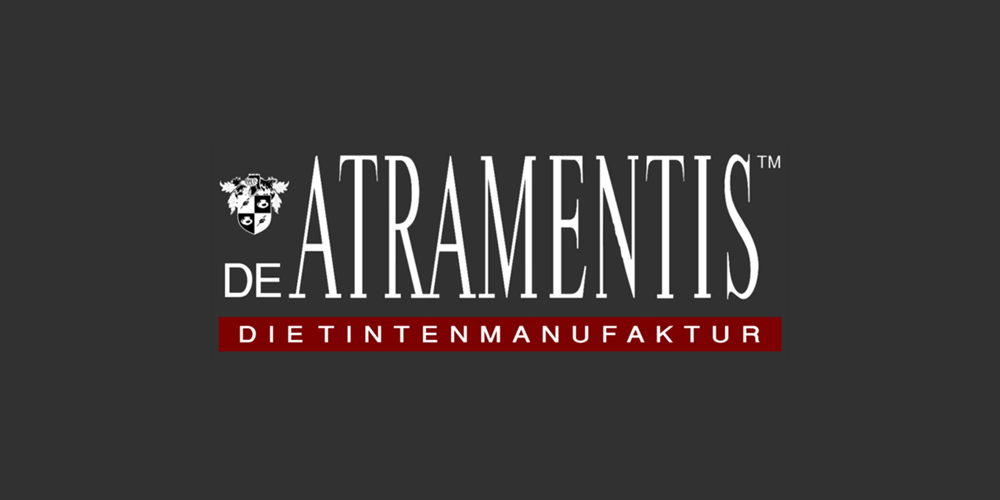 A medium grey background with the stylised words "De Atramentis" in white on grey, and "Die Tintenmanufaktur" in white on red.