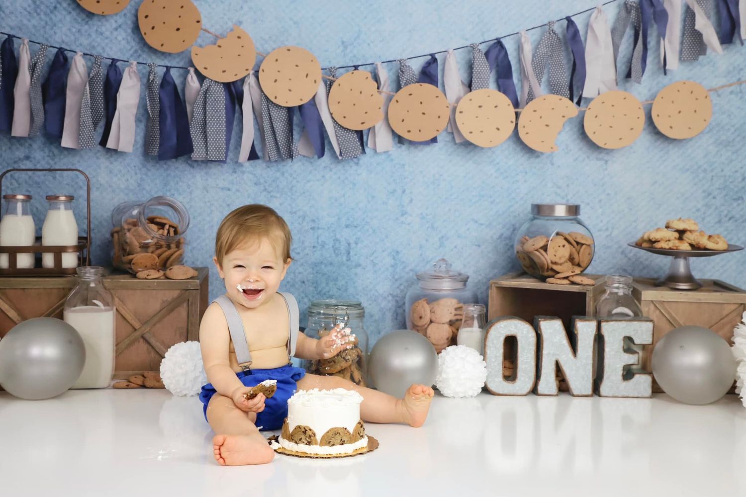 baby boy's cake smash photo 