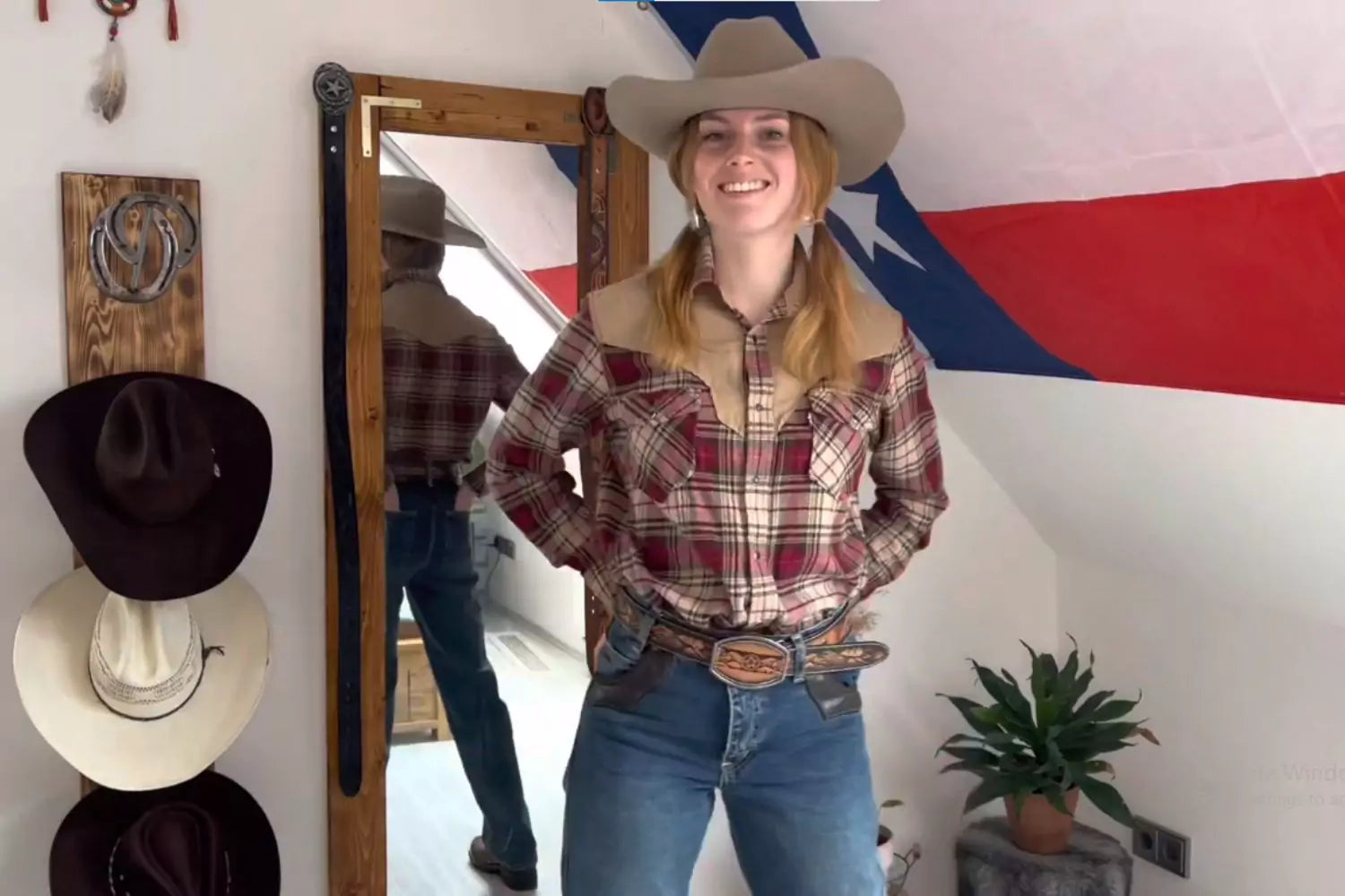 Autumn/Winte Cowgirl Outfit with Flannel Shirt, Jeans, and Cowgirl Hat