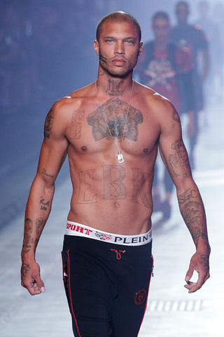 jeremy meeks topless on catwalk