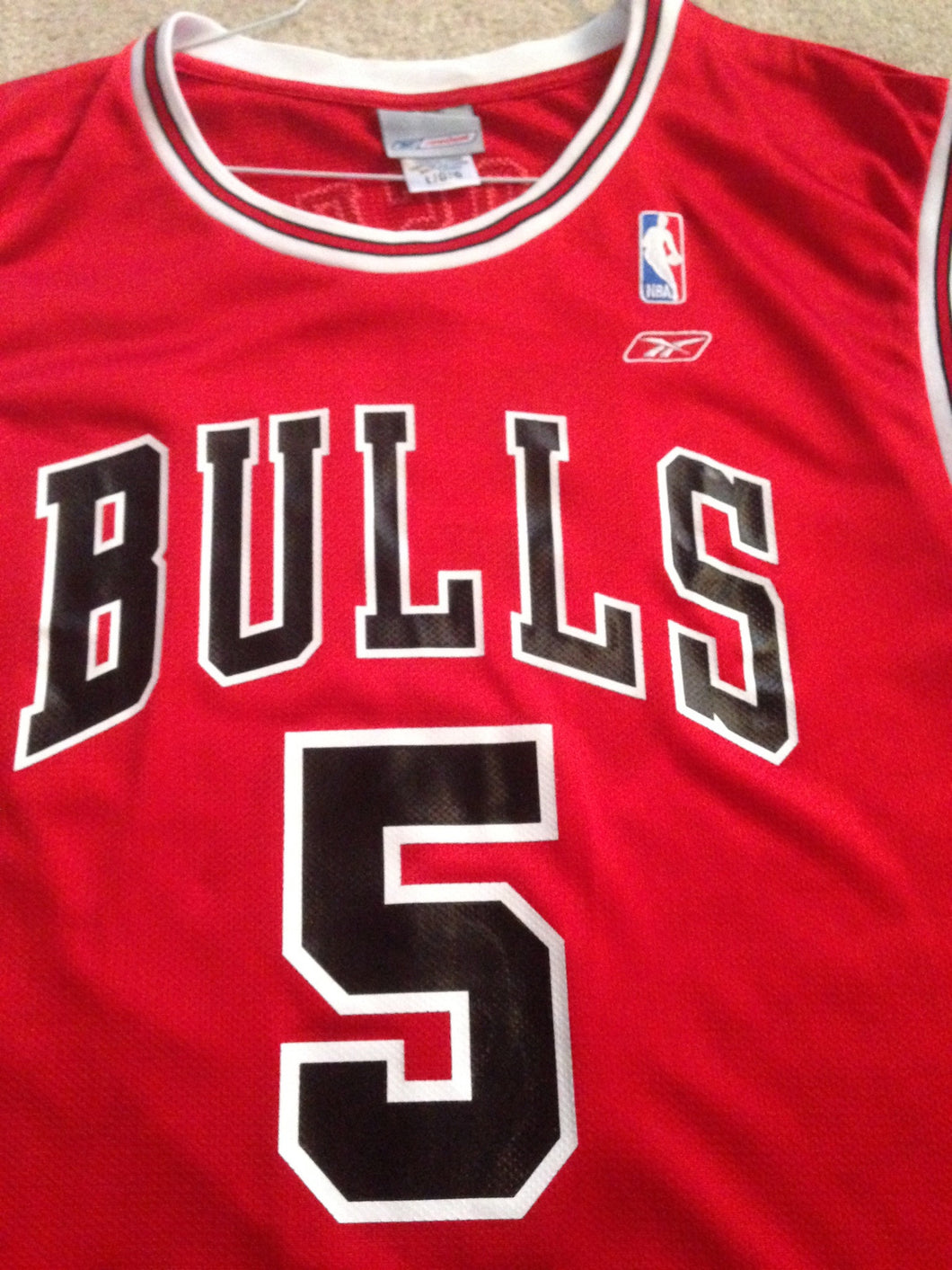 derrick rose basketball jersey