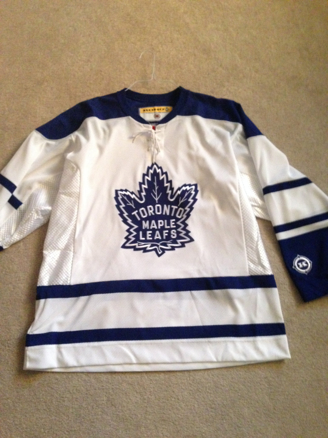 maple leafs white jersey