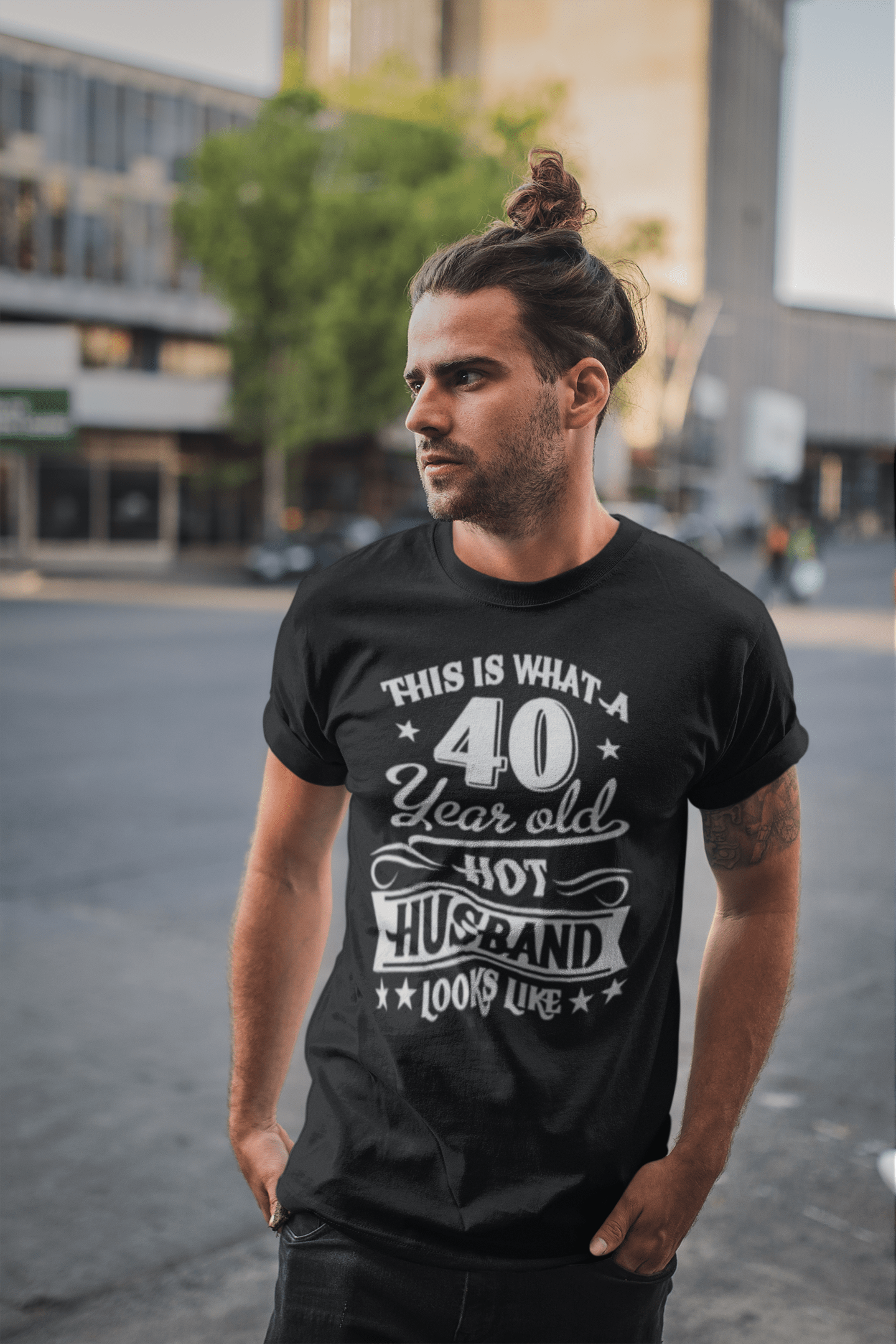 ULTRABASIC Men's T-Shirt This is What a 40 Years Hot Husband Looks - Funny 40th Birthday Gift for Husband | affordable organic t-shirts beautiful designs