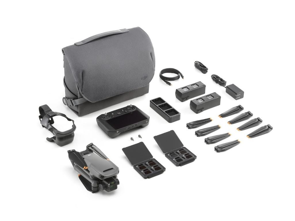  DJI Mavic 3 Pro Fly More Combo with DJI RC, Flagship  Triple-Camera Drone with 4/3 CMOS Hasselblad Camera, 15km Video  Transmission, 3 Batteries, Charging Hub, FAA Remote ID Compliant :  Electronics