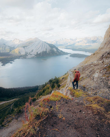 Hiker wearing DUERs overlooking a view