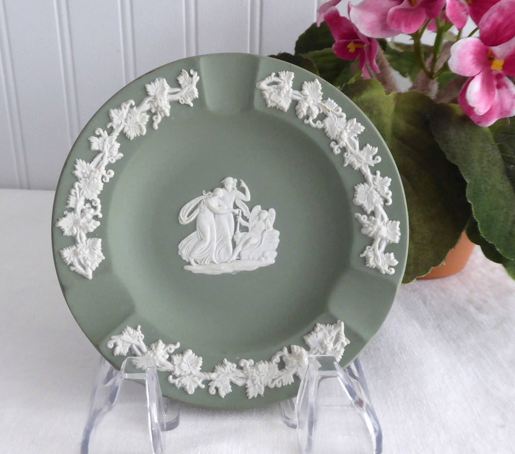 Wedgwood Green Jasperware England Ashtray Cupid Asleep English Tobacci