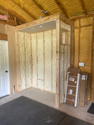 Insulated wine cellar wall