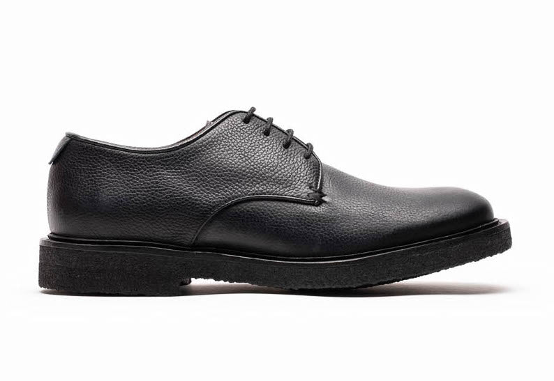 Men's lace up derby shoe in navy leather