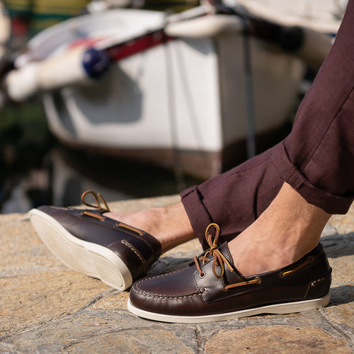 Gambaree | Men’s boat shoes in full grain leather, dark brown | Velasca