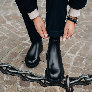 Men’s black leather Chelsea Boots | Velasca