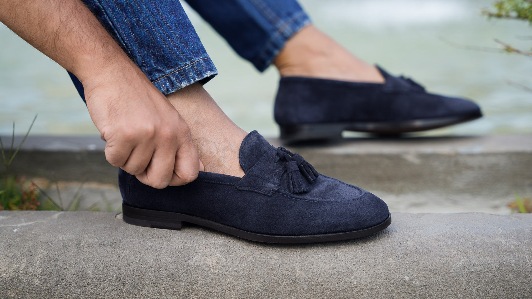 Tapered blu College Penny Loafers with tassels in leather for men | Velasca