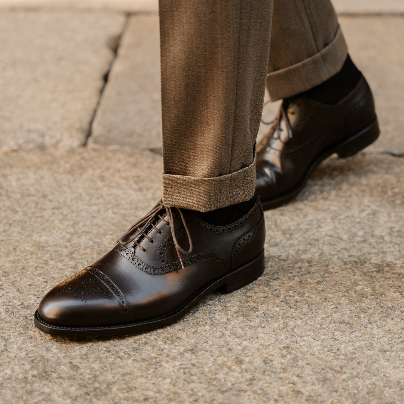 Men’s dark brown classic leather Oxfords | Velasca