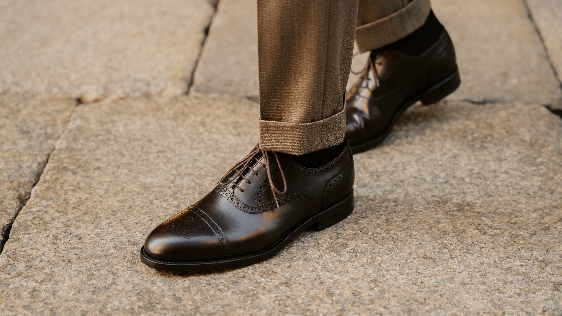 Men’s dark brown classic leather Oxfords | Velasca