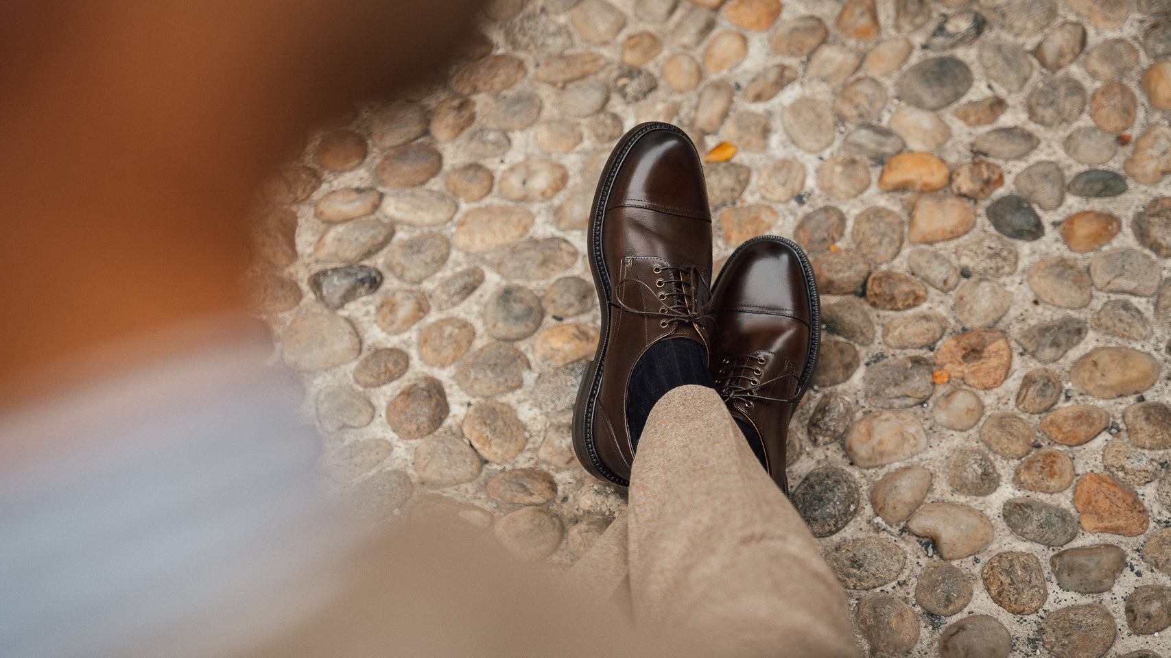 Men’s lace up dark brown leather Derby shoes | Velasca