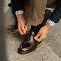 Men’s lace up brown leather Derby shoes | Velasca