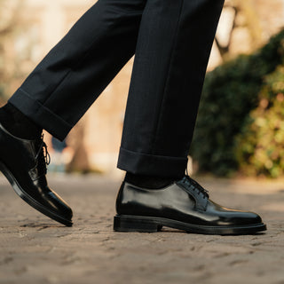 Men’s classic black leather Derby shoes | Velasca