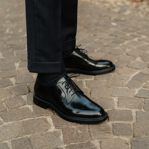 Men’s classic black leather Derby shoes | Velasca