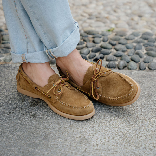 Velasca | Handcrafted boat shoes, in suede leather. Made in Italy
